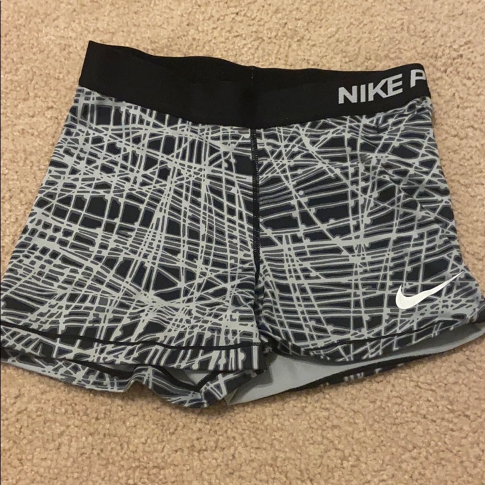 Nike pro spandex size small